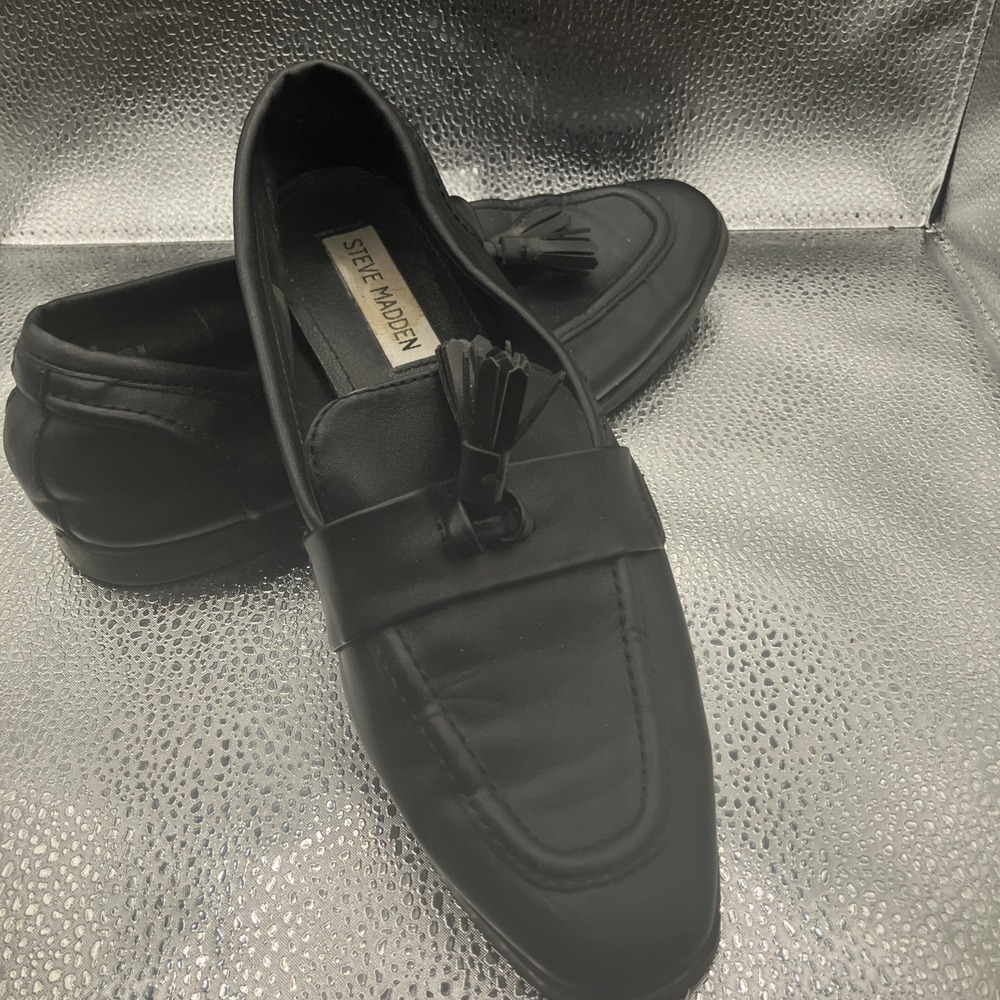 Steve Madden Minka women twin tassel, slip on leather loafer, black, size 7 M - Picture 7 of 9